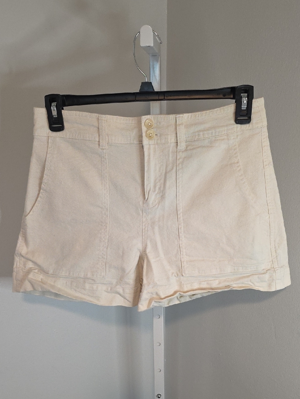 A New Day Stretch Cotton Cream Shorts / Size 10
